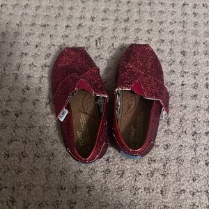 TOMS Toddler Size 6